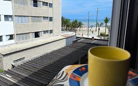 Acorde com o Som do Mar Apto Pé na Areia na Vila Tupi Praia Grande